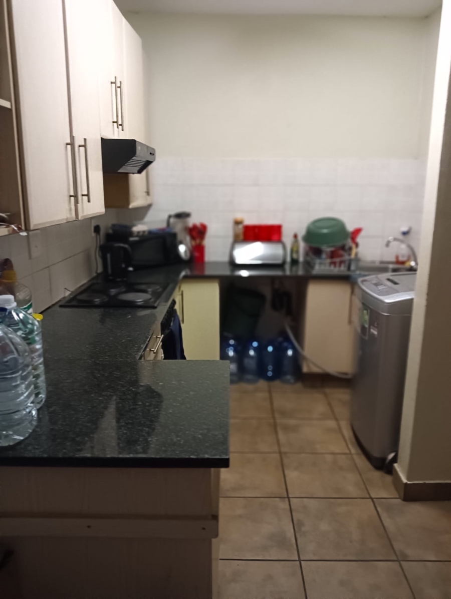 To Let 2 Bedroom Property for Rent in Dassie Rand North West